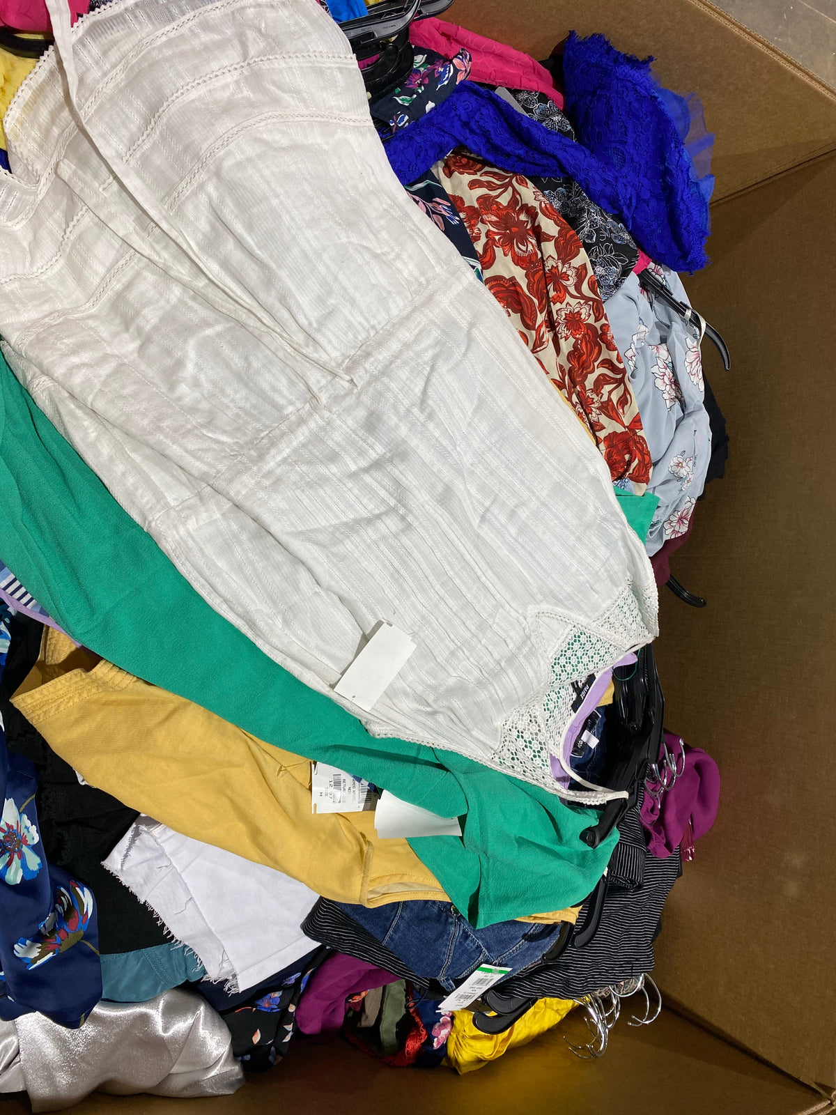 LUXURY RETAILER Apparel Pallet