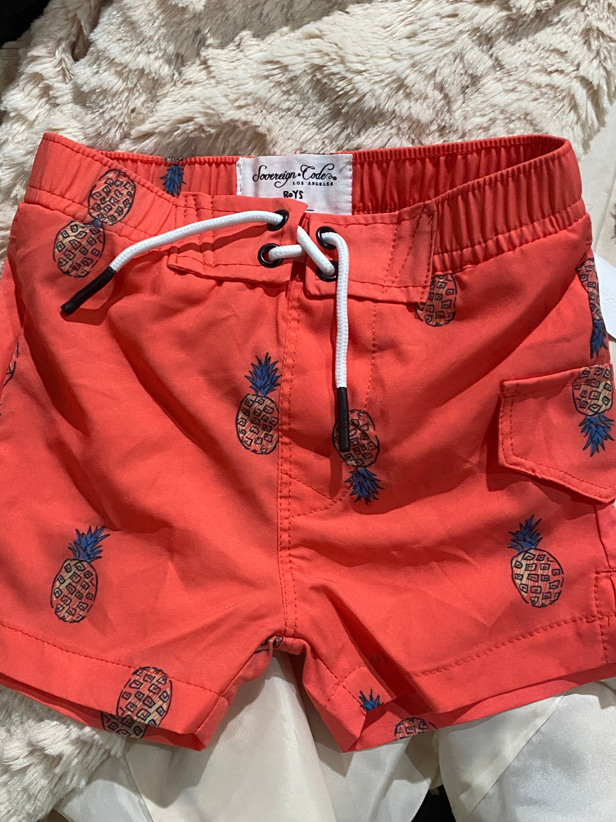 LUXURY RETAILER Apparel Pallet